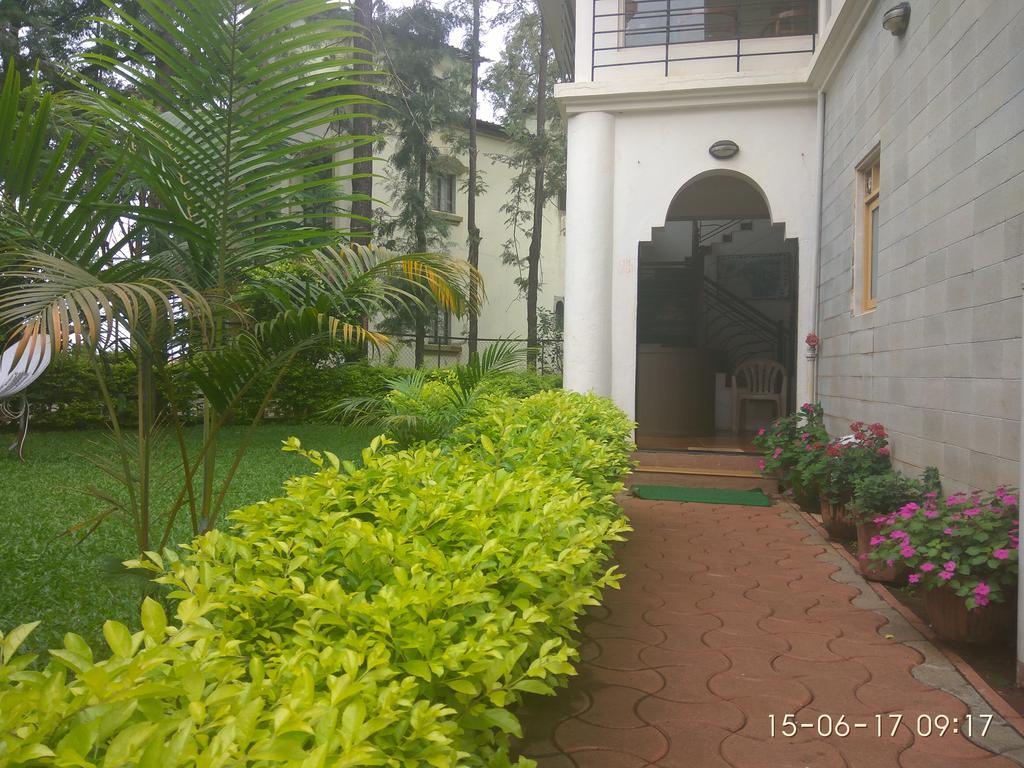 Trinity House Bed & Breakfast Panchgani Bagian luar foto